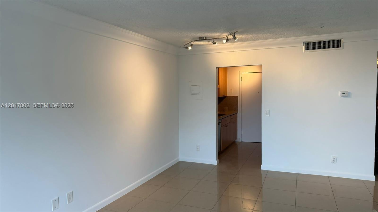 2020 NE 135th St #303, North Miami FL 33181