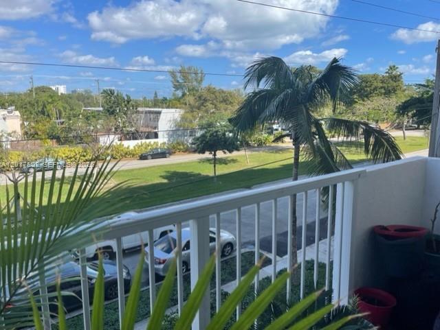 2020 NE 135th St #303, North Miami FL 33181