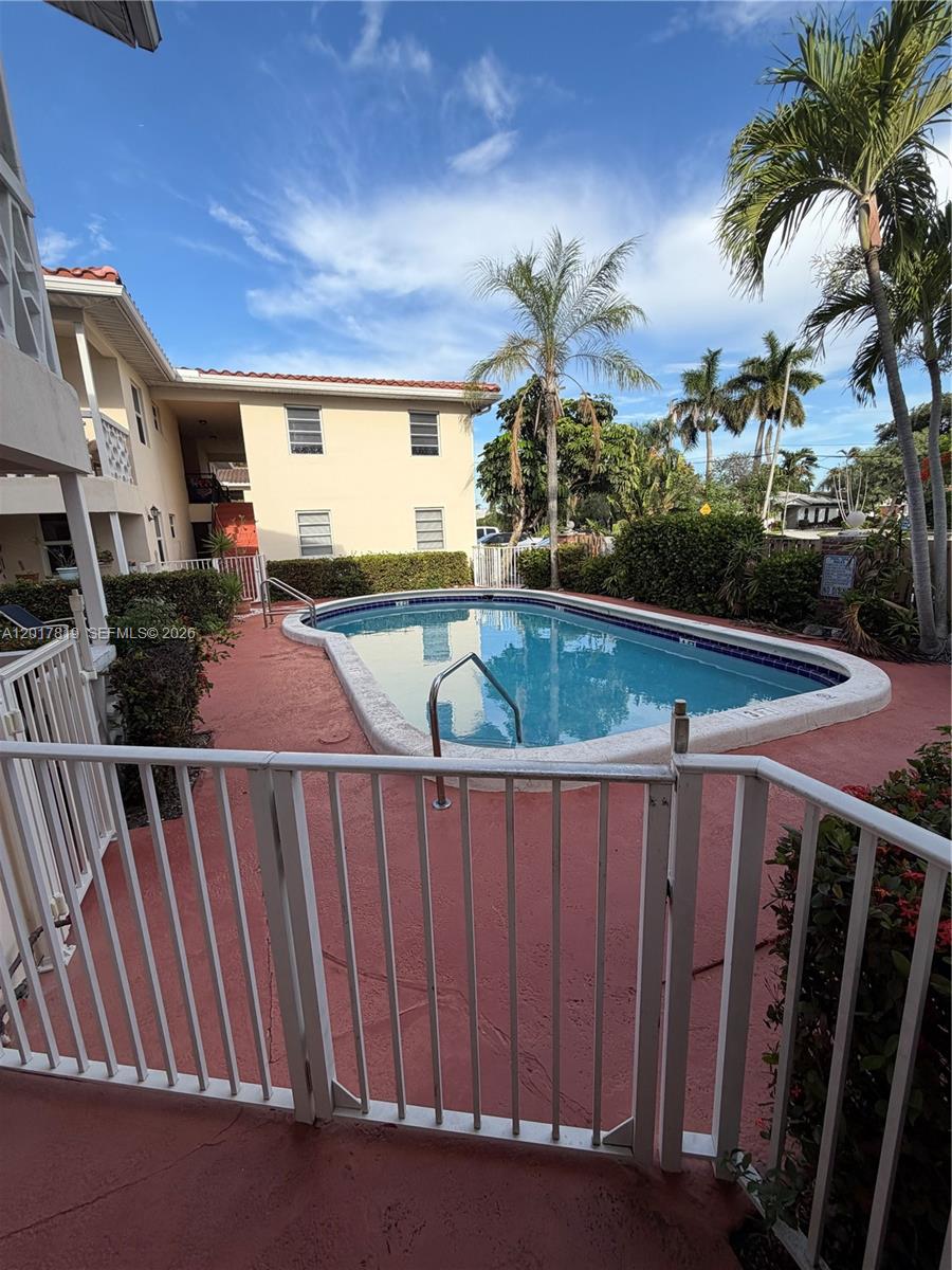 2591 NE 55TH CT #202, Fort Lauderdale FL 33308