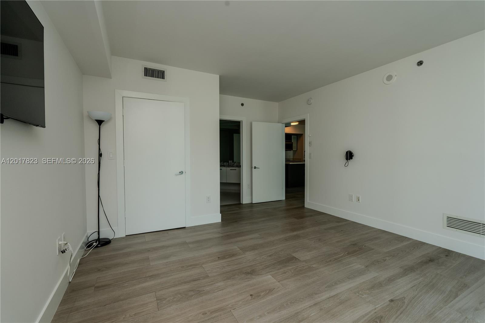 500 Brickell Ave #1407, Miami FL 33131