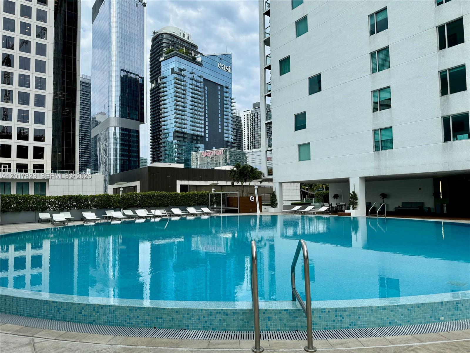 500 Brickell Ave #1407, Miami FL 33131
