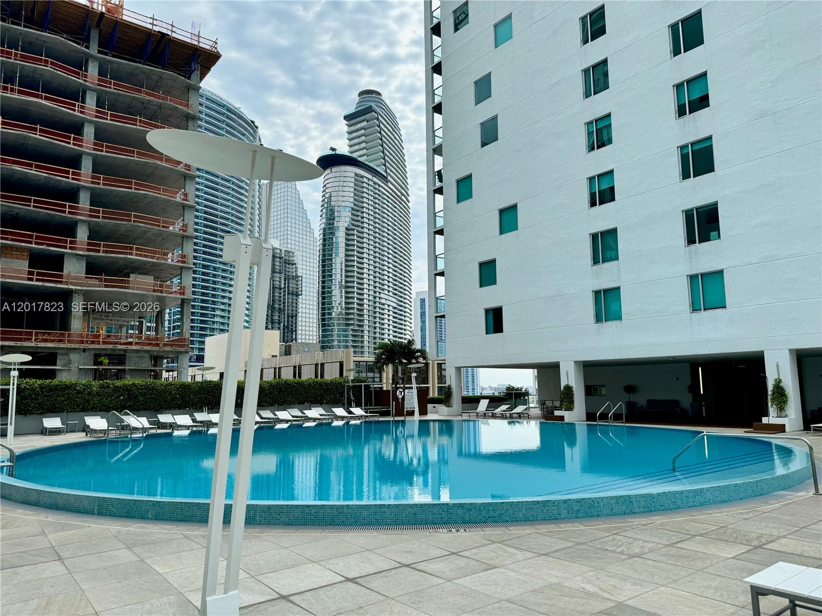 500 Brickell Ave #1407, Miami FL 33131