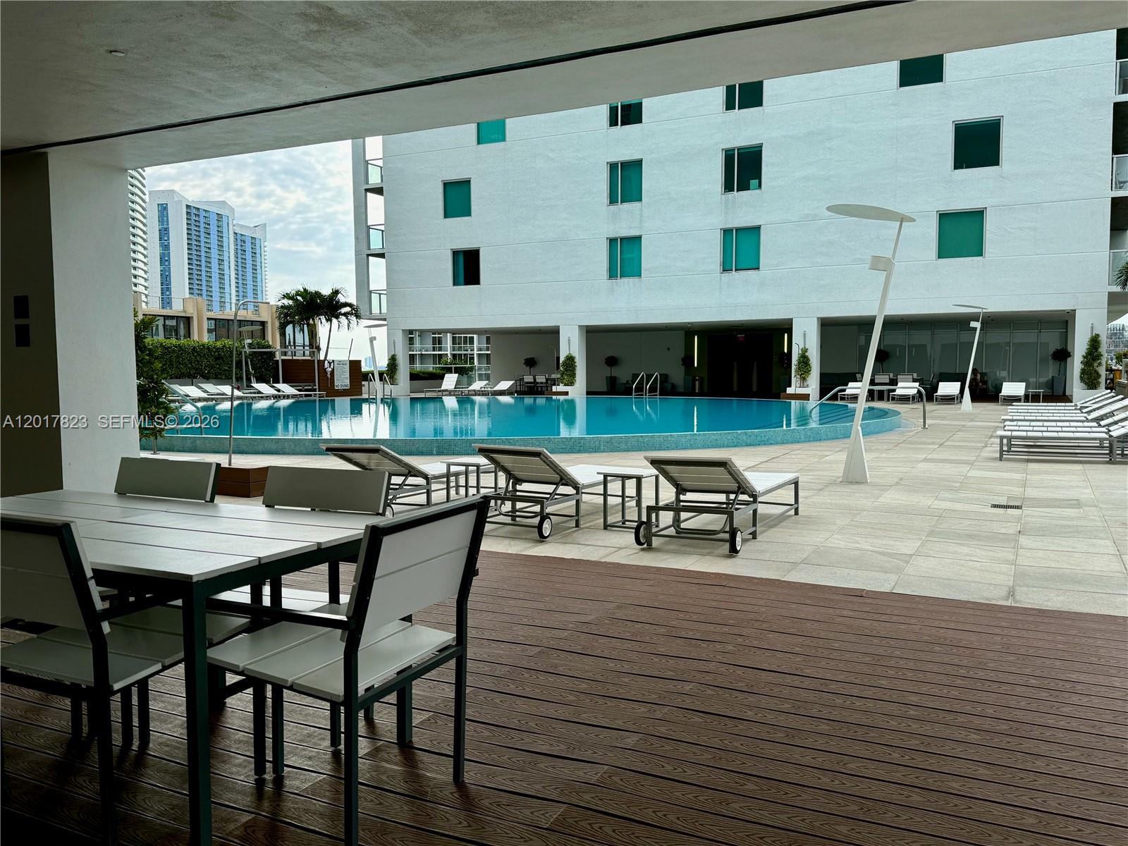 500 Brickell Ave #1407, Miami FL 33131