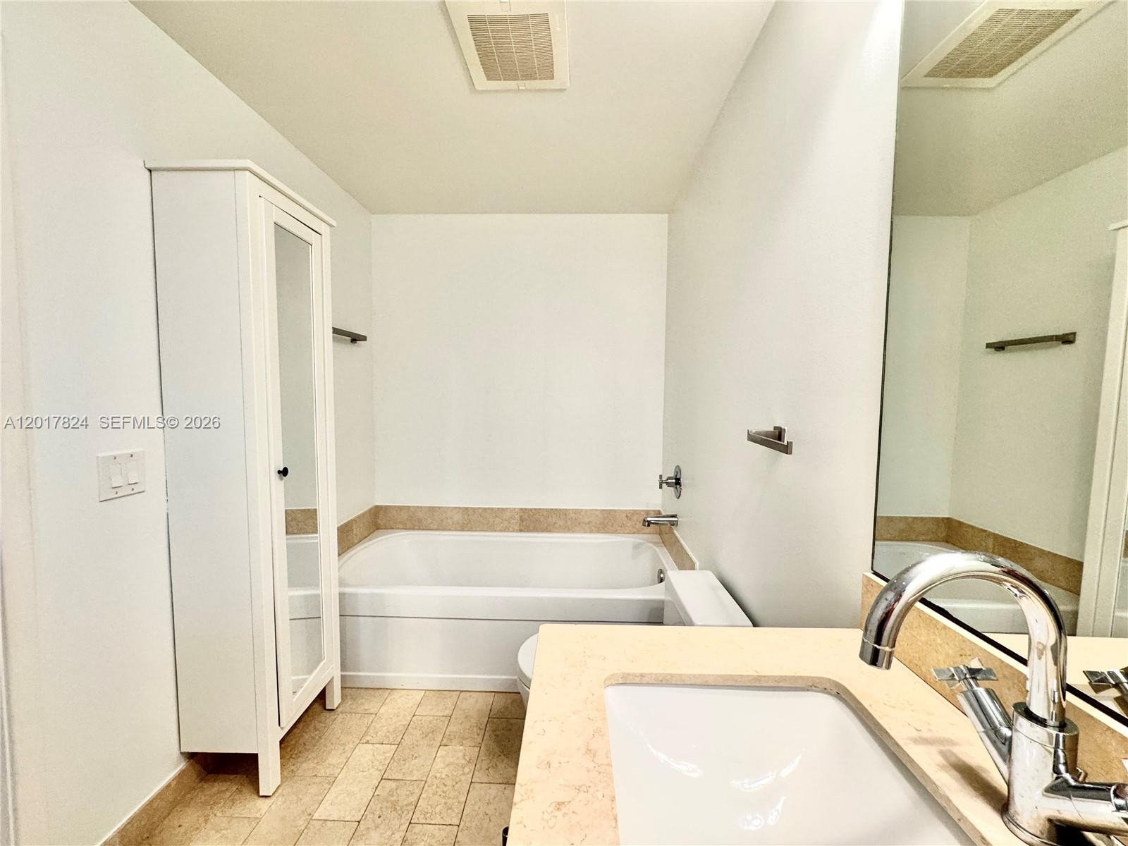 1111 SW 1st Ave #3524-N, Miami FL 33130