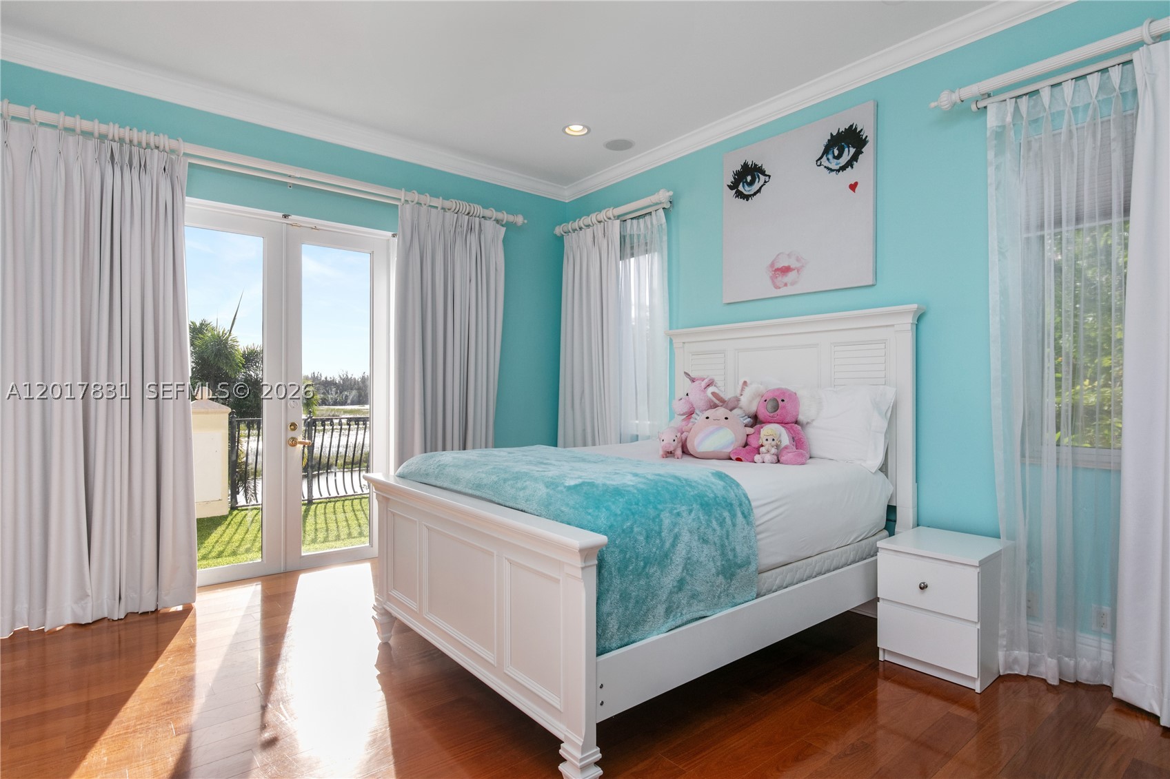 2951 Lake Ridge Ln, Weston FL 33332