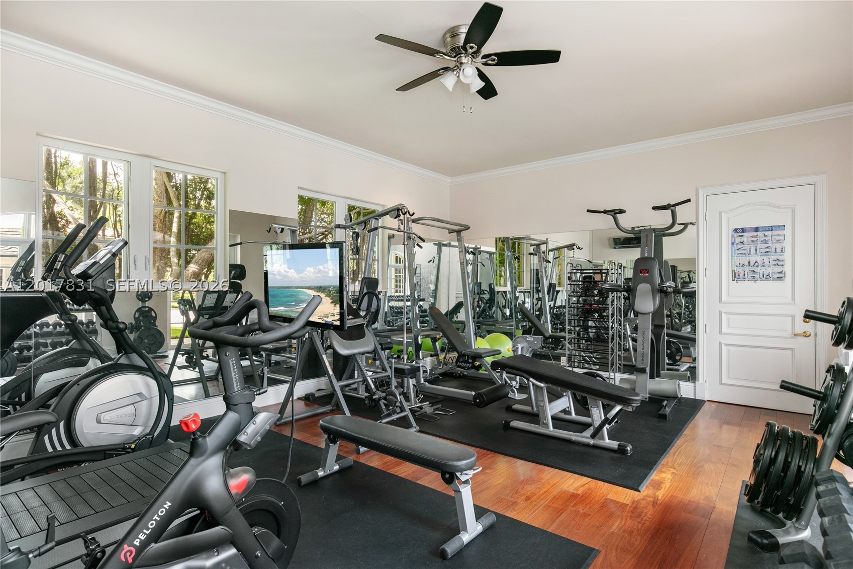 2951 Lake Ridge Ln, Weston FL 33332