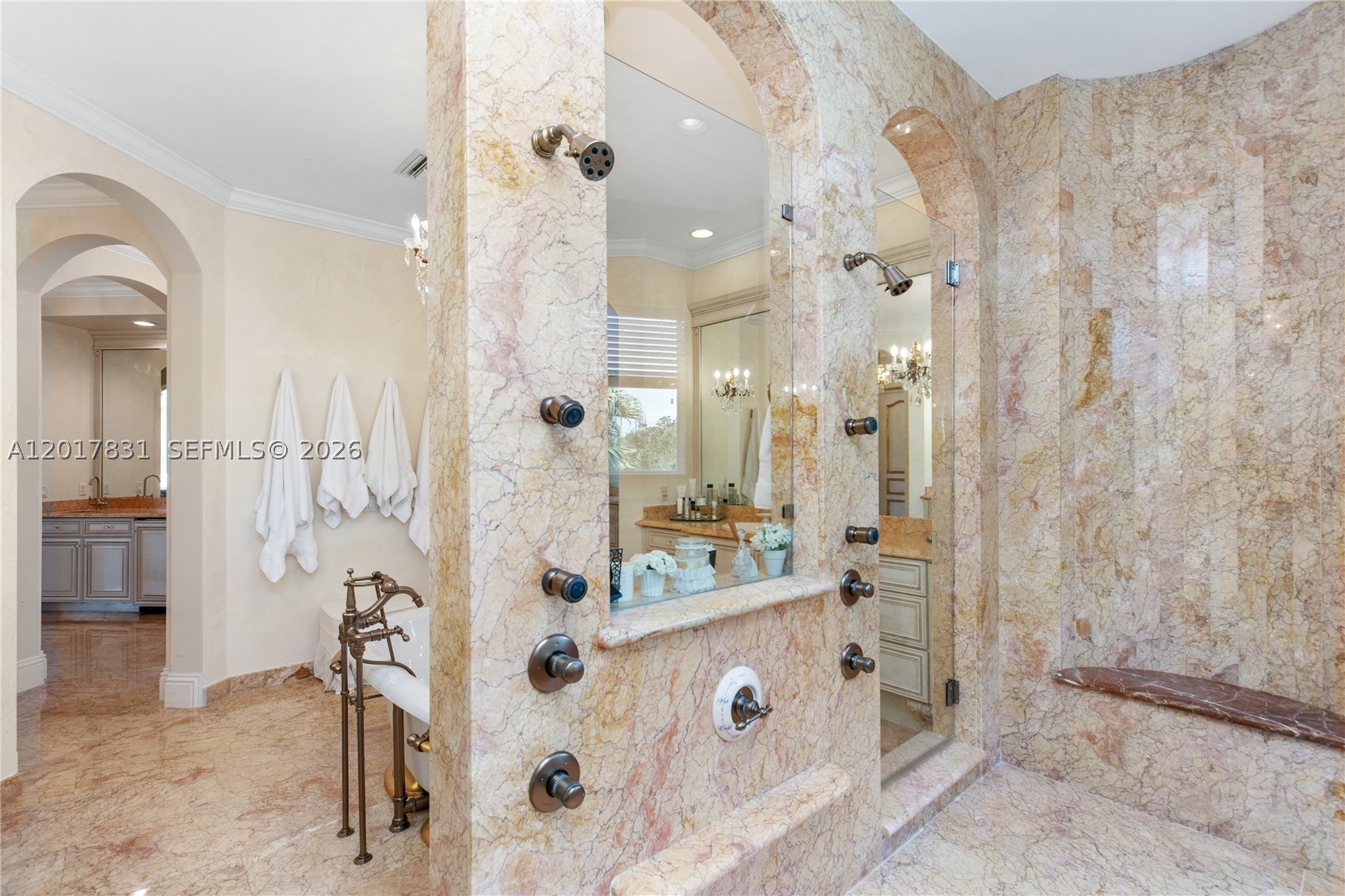 2951 Lake Ridge Ln, Weston FL 33332