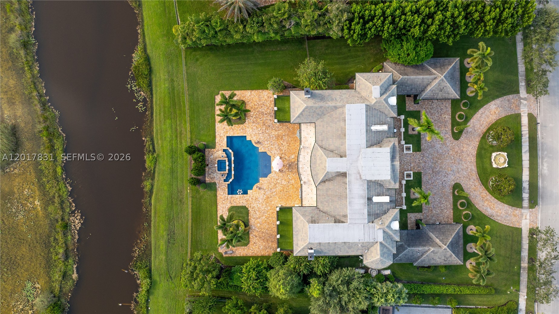 2951 Lake Ridge Ln, Weston FL 33332