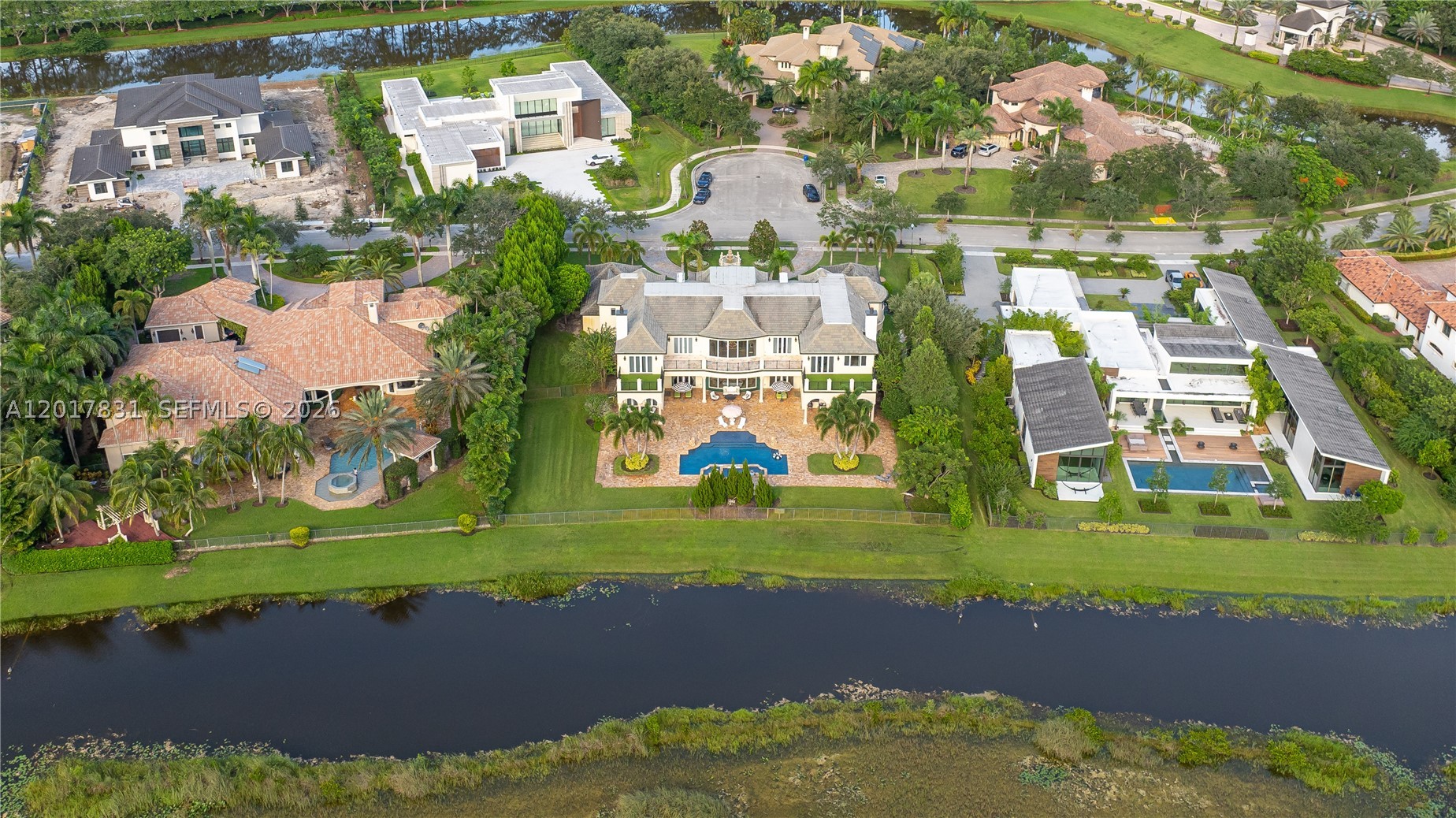 2951 Lake Ridge Ln, Weston FL 33332