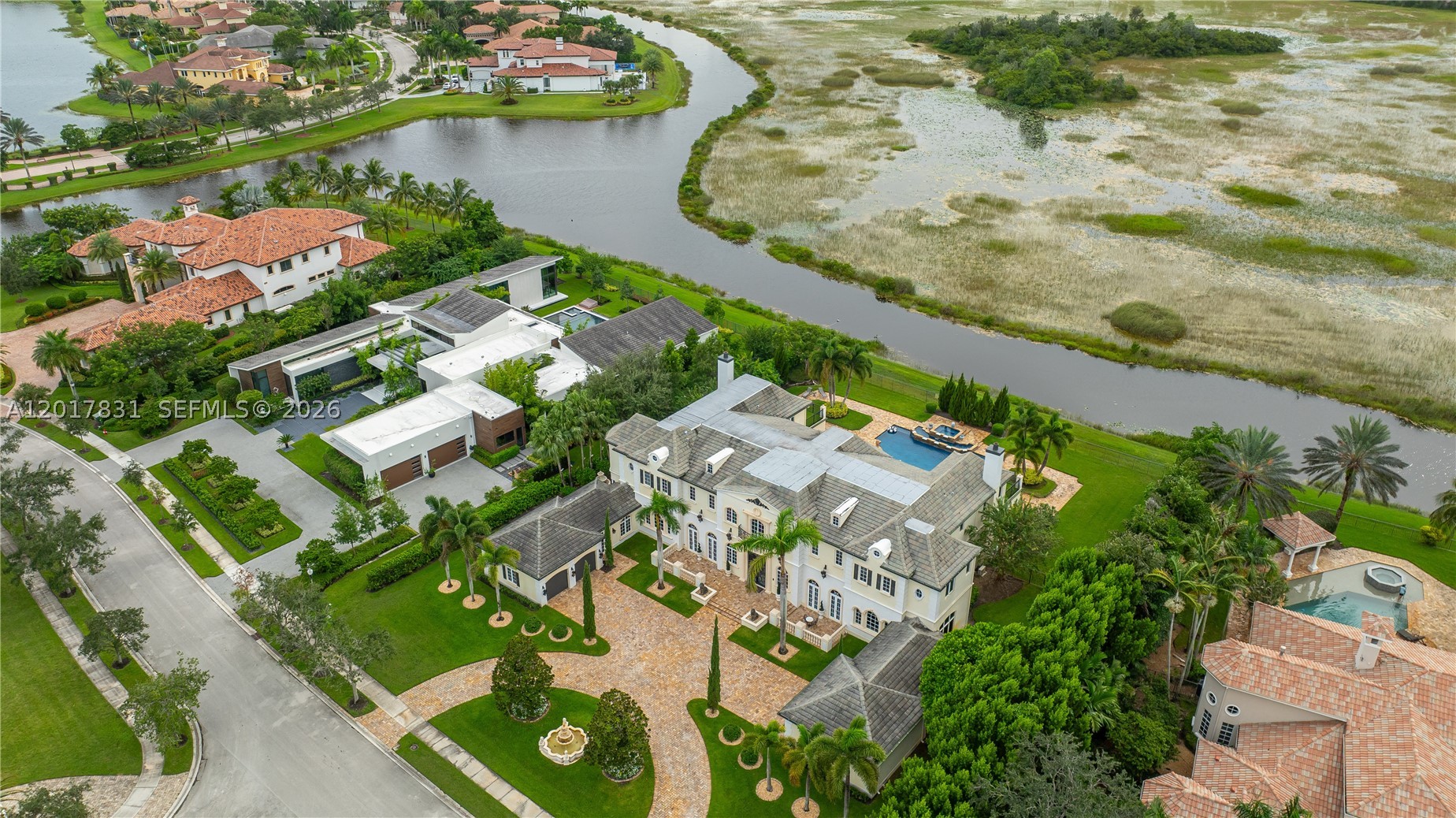 2951 Lake Ridge Ln, Weston FL 33332