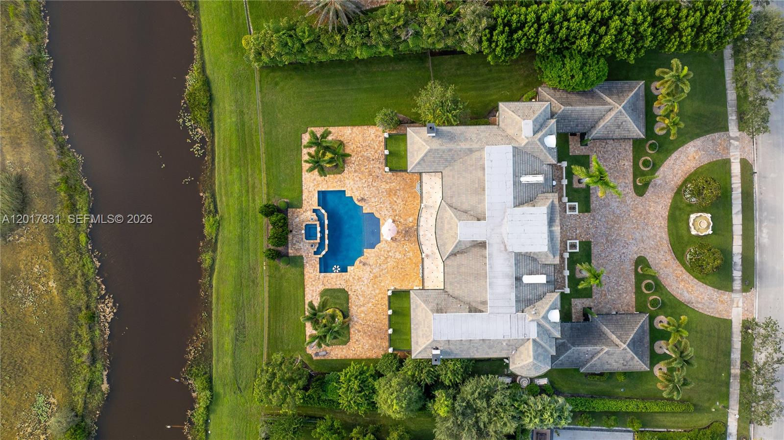 2951 Lake Ridge Ln, Weston FL 33332