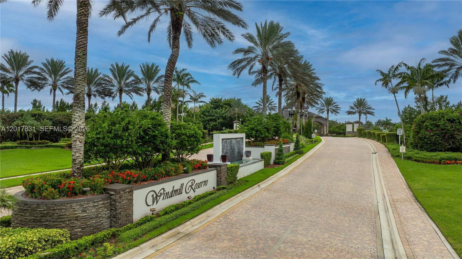 2951 Lake Ridge Ln, Weston FL 33332
