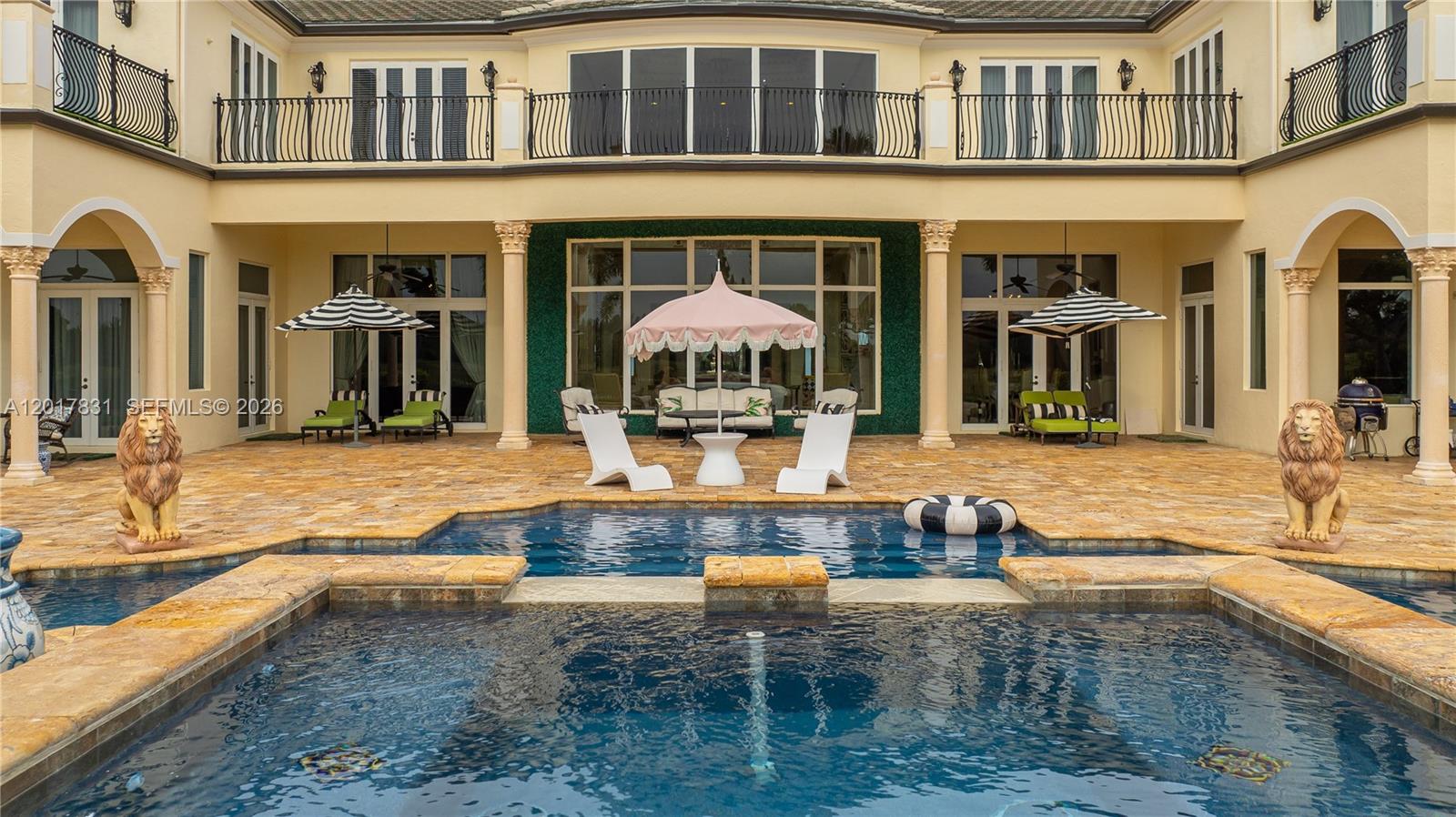 2951 Lake Ridge Ln, Weston FL 33332