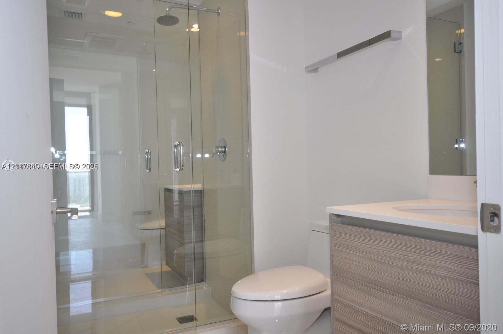 121 NE 34th St #806, Miami FL 33137
