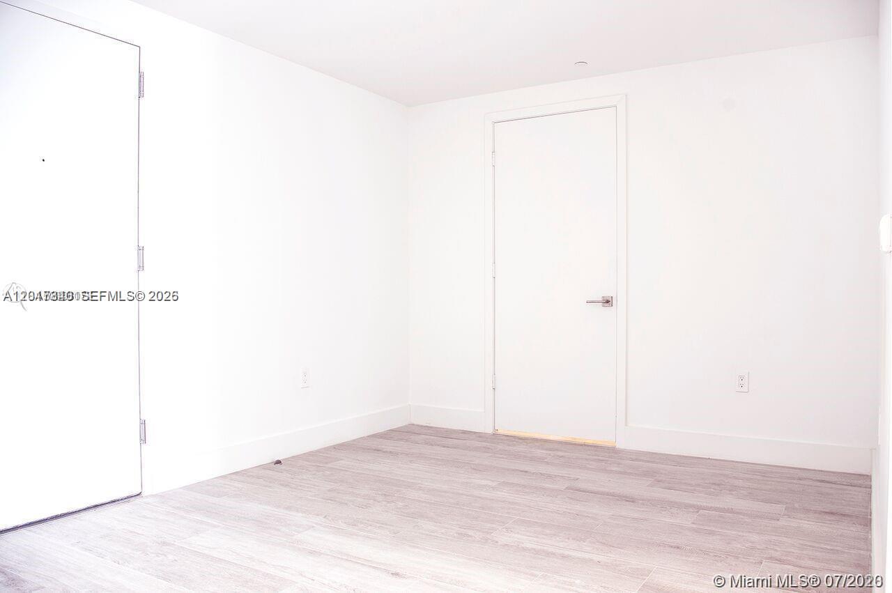 121 NE 34th St #806, Miami FL 33137