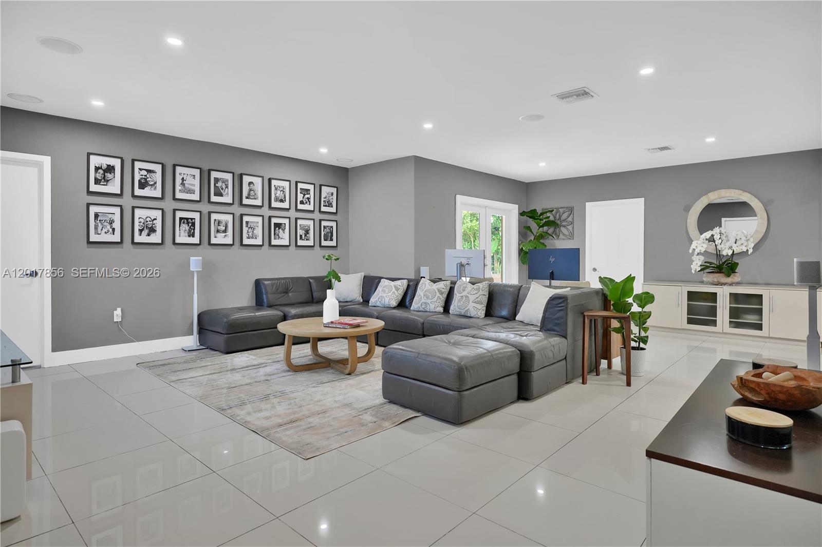 5241 SW 104th Ave, Miami FL 33165