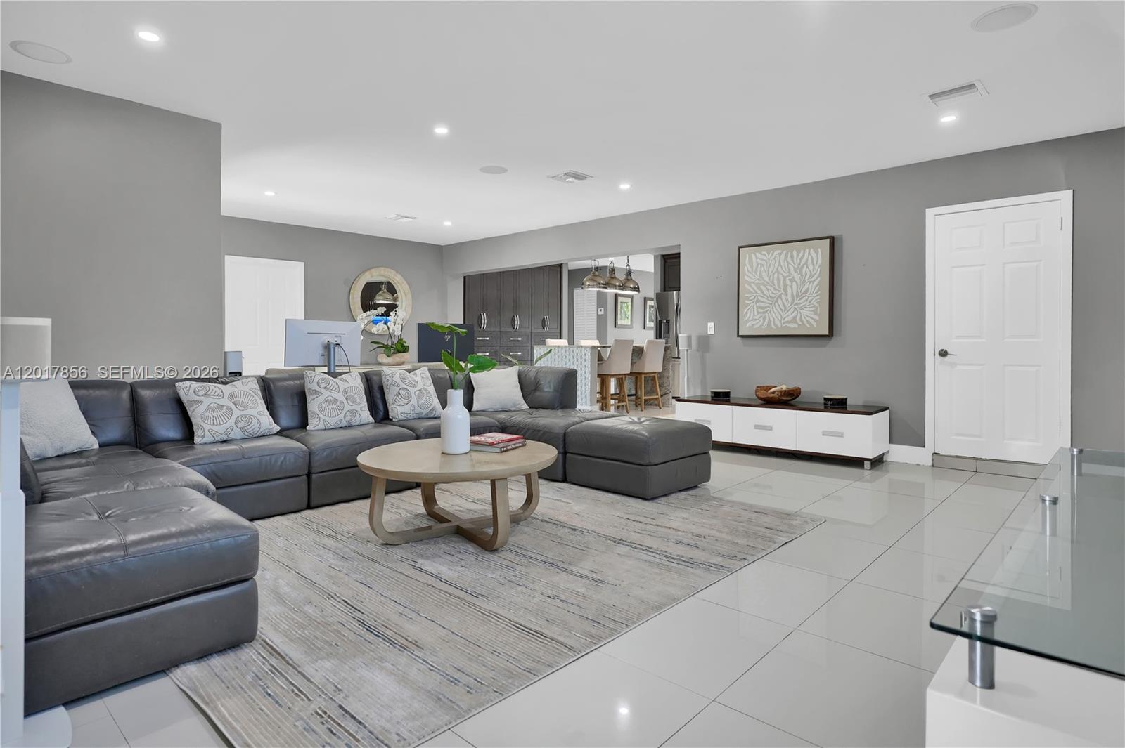 5241 SW 104th Ave, Miami FL 33165
