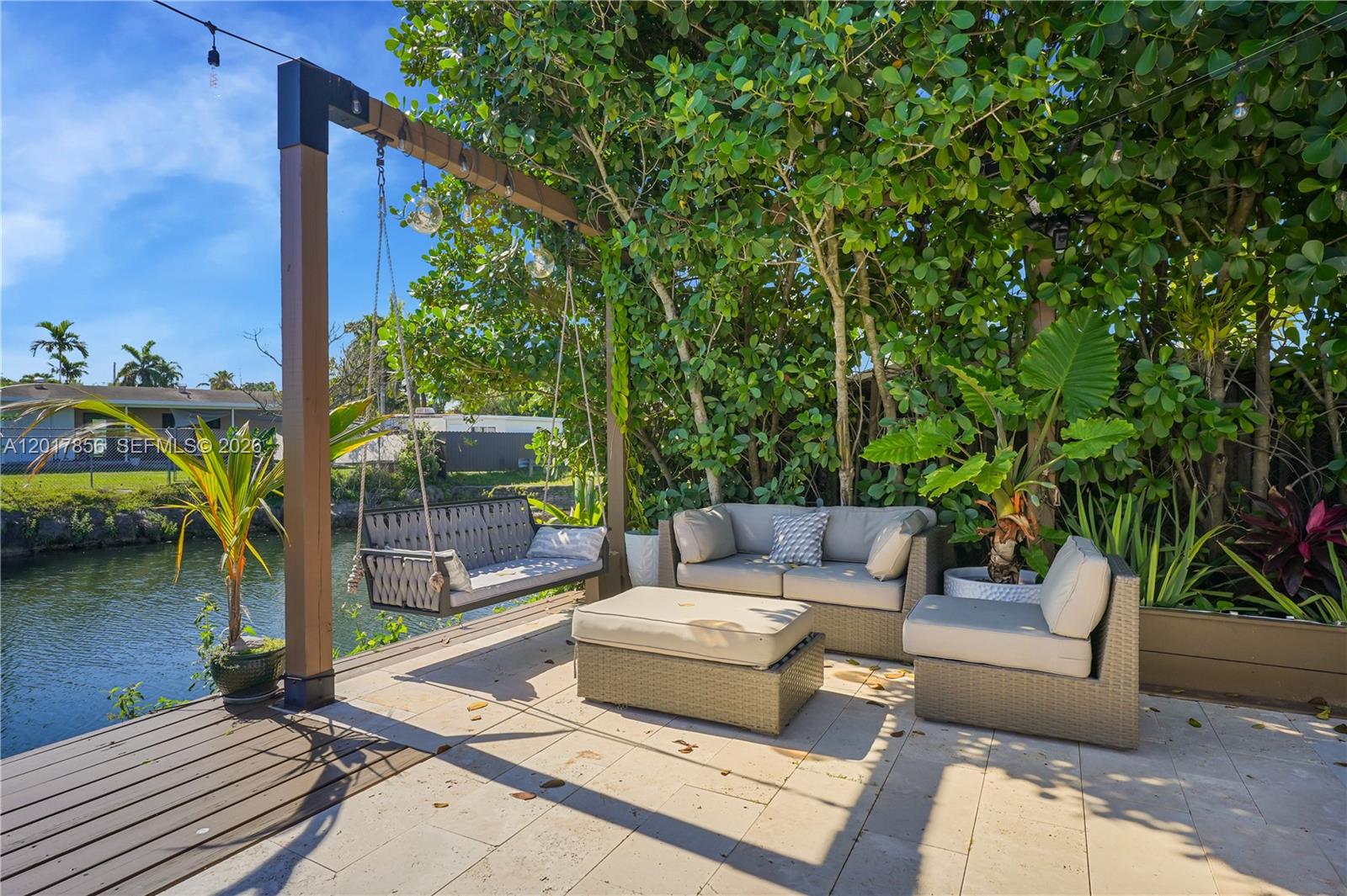5241 SW 104th Ave, Miami FL 33165