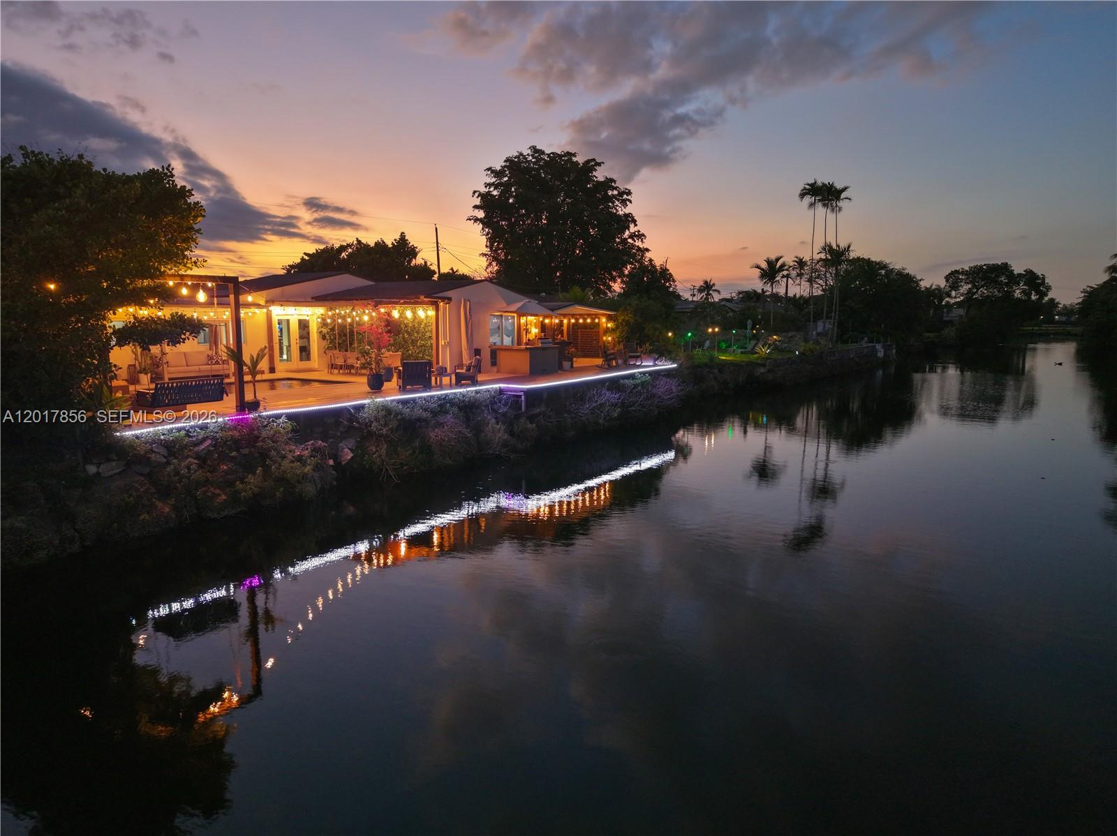 5241 SW 104th Ave, Miami FL 33165
