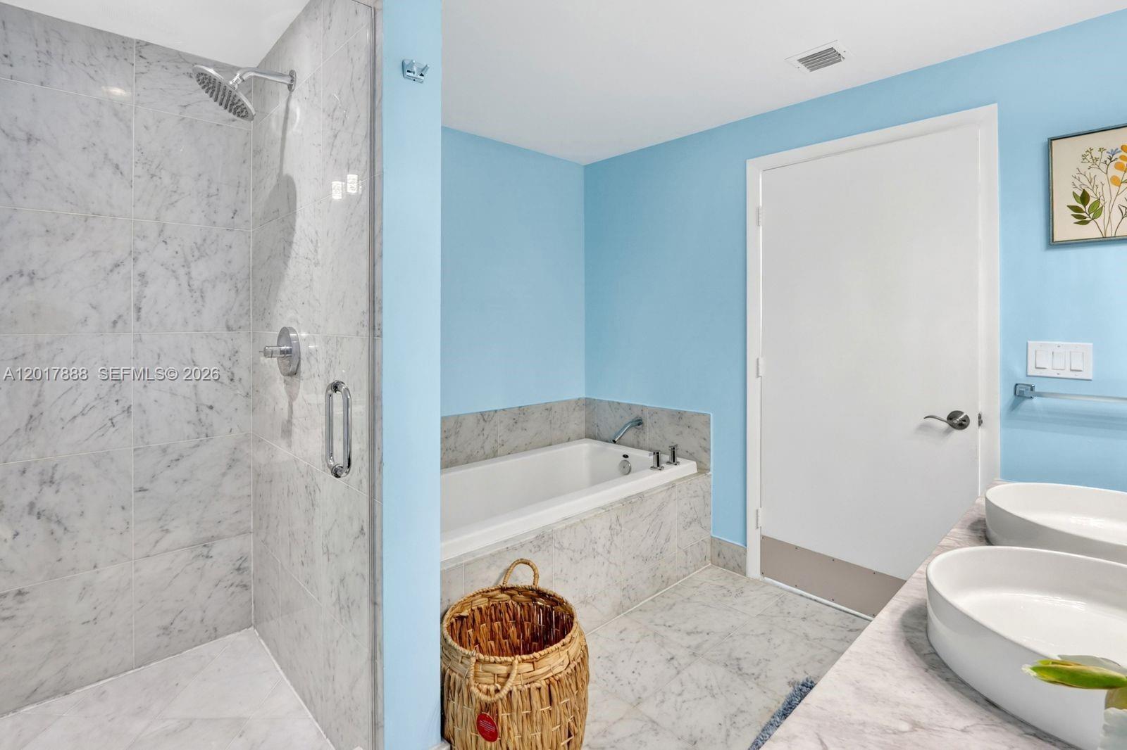 244 Biscayne Blvd #3602, Miami FL 33132
