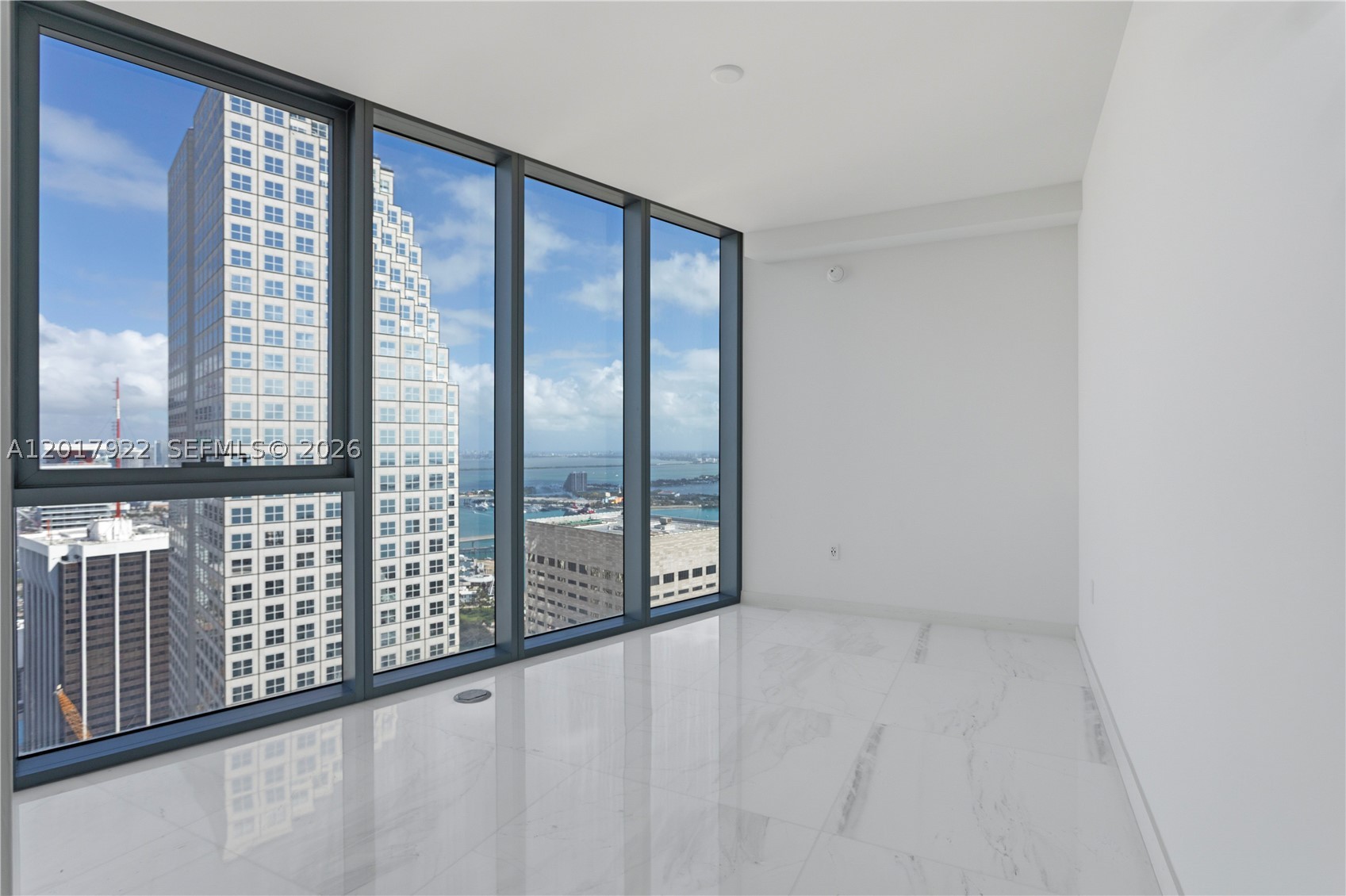 300 Biscayne Boulevard Way #5002E, Miami FL 33131