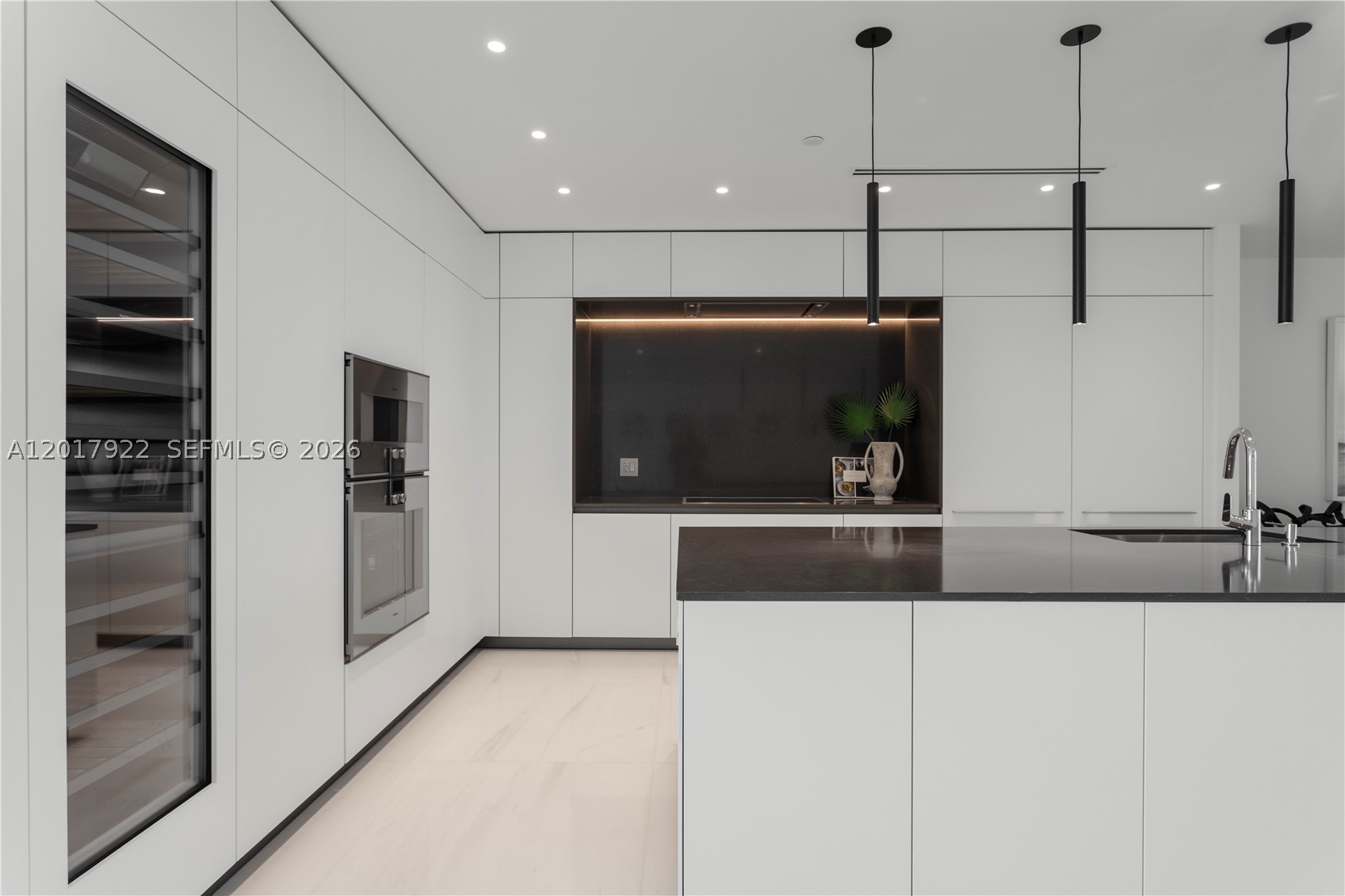 300 Biscayne Boulevard Way #5002E, Miami FL 33131