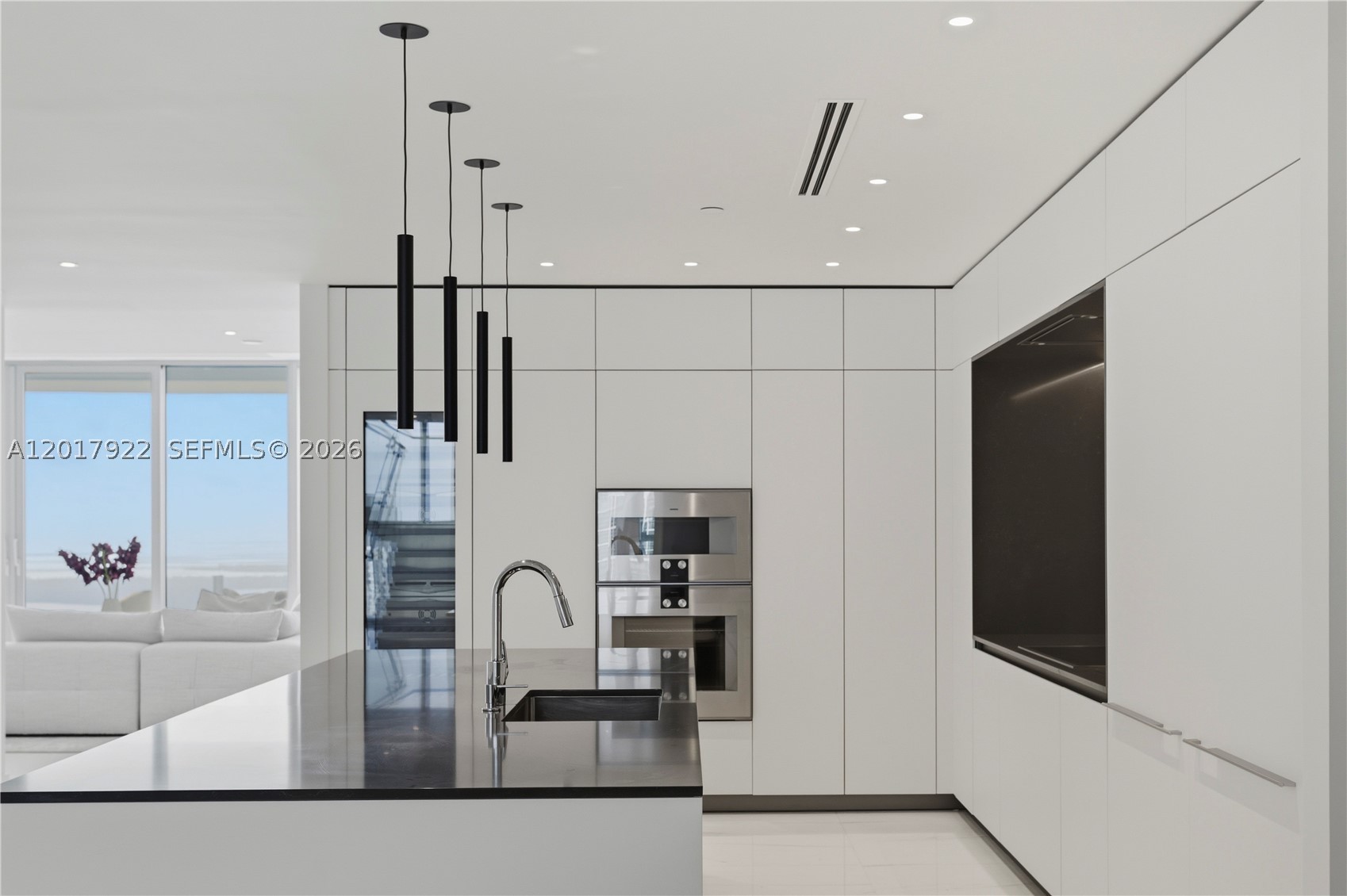 300 Biscayne Boulevard Way #5002E, Miami FL 33131