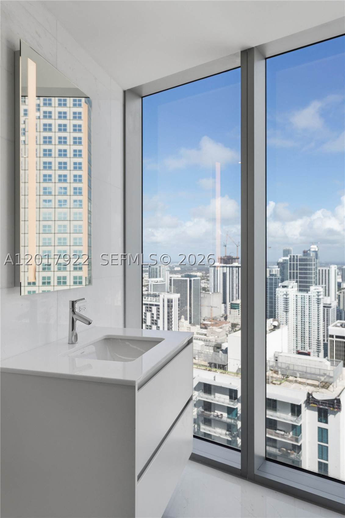 300 Biscayne Boulevard Way #5002E, Miami FL 33131