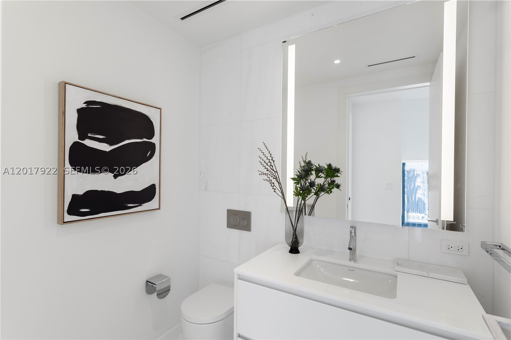 300 Biscayne Boulevard Way #5002E, Miami FL 33131