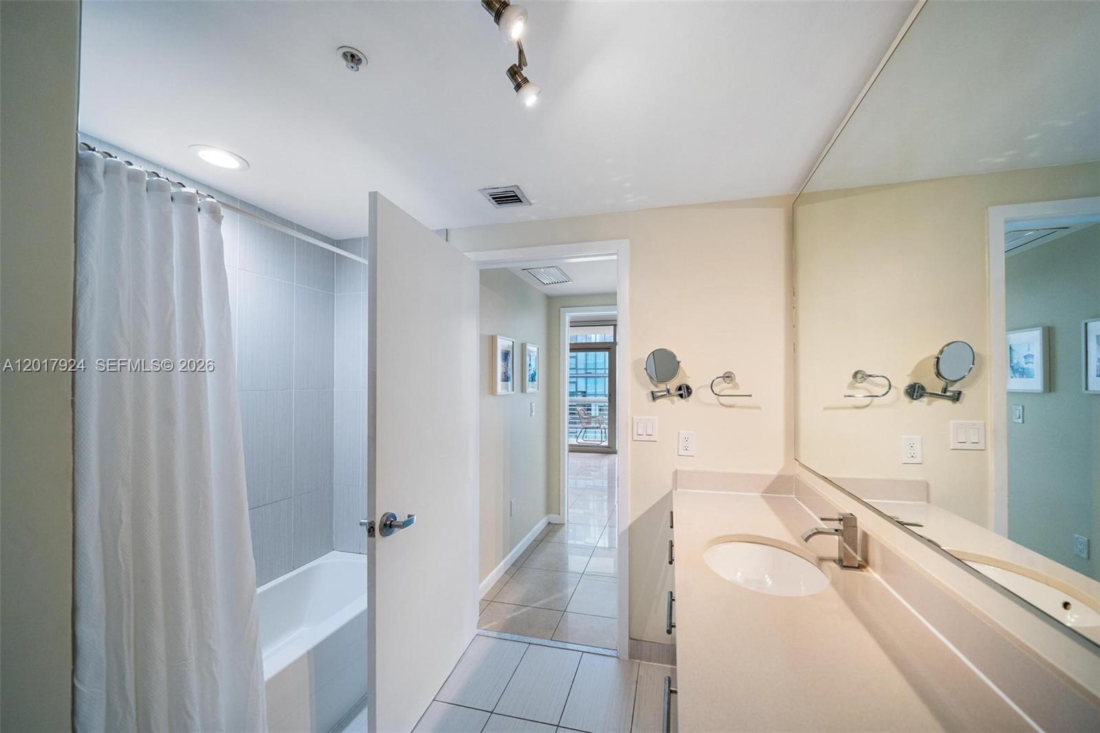 3250 NE 1st Ave #916, Miami FL 33137