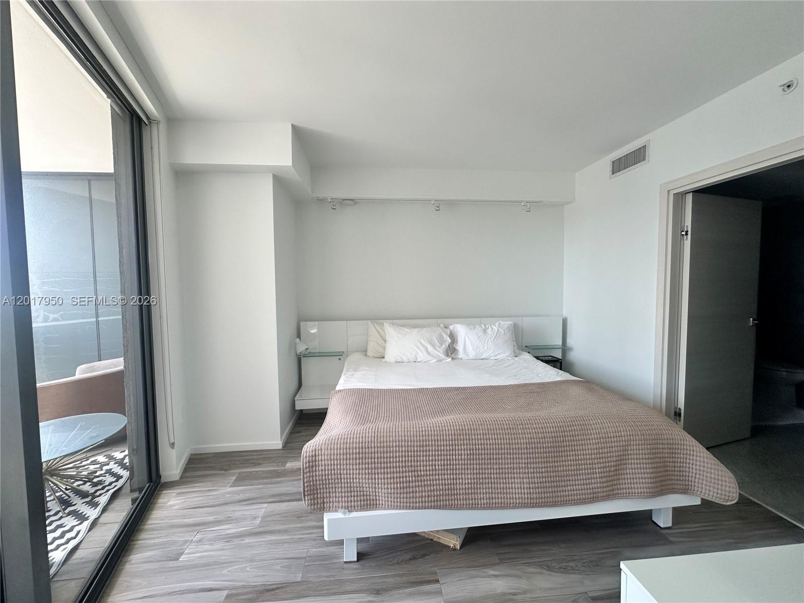 801 S Miami Ave #2804, Miami FL 33130