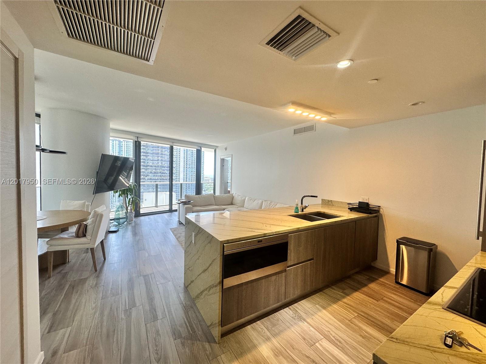 801 S Miami Ave #2804, Miami FL 33130