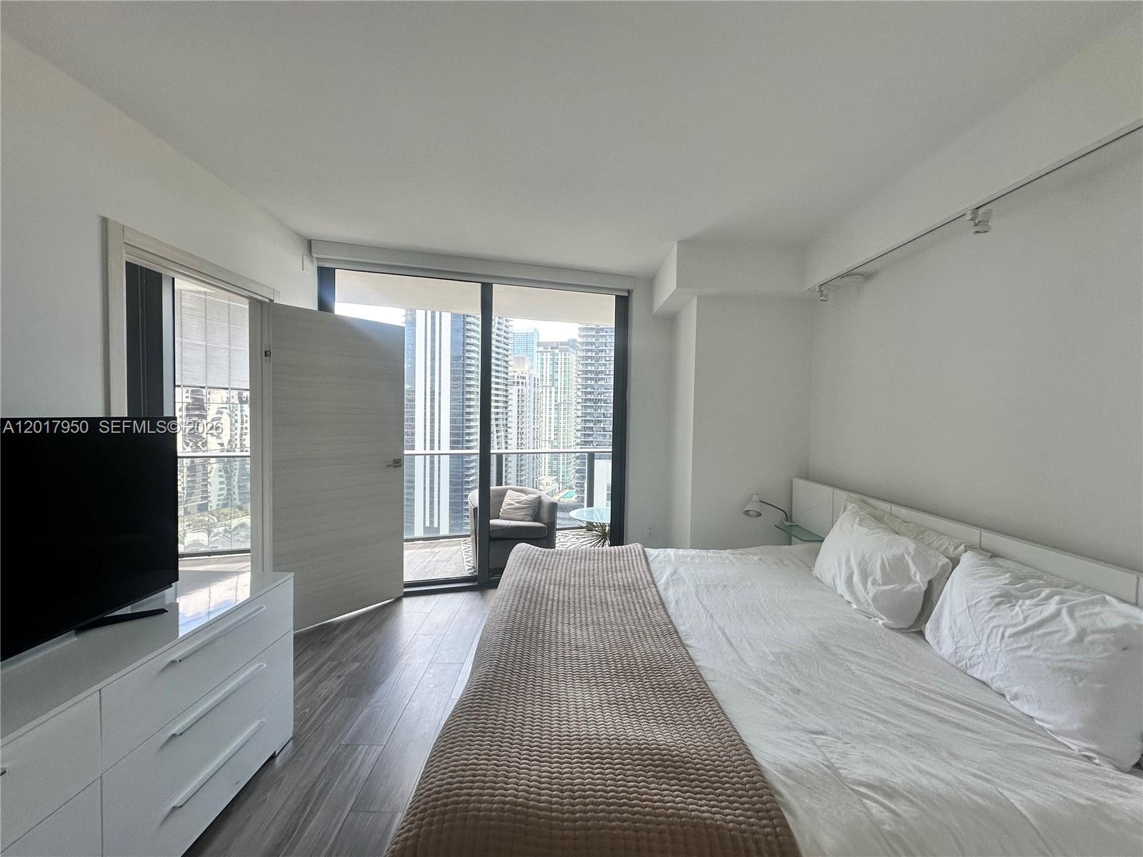 801 S Miami Ave #2804, Miami FL 33130