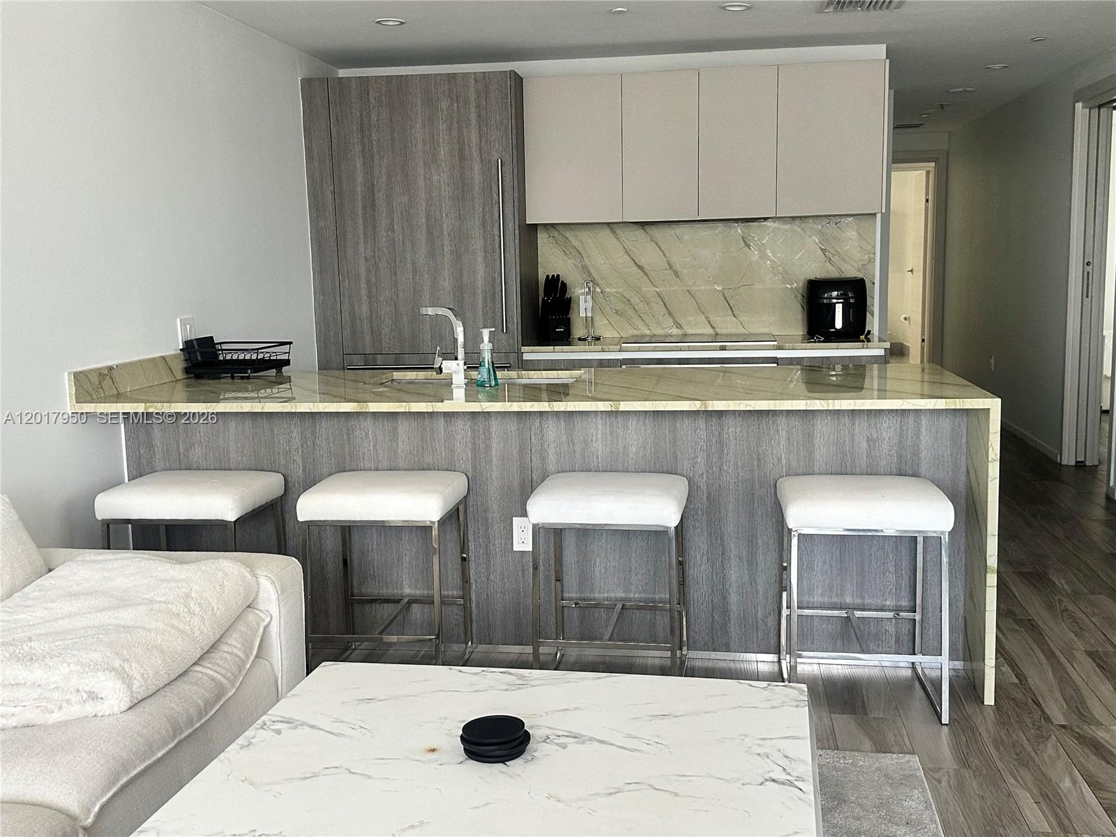801 S Miami Ave #2804, Miami FL 33130