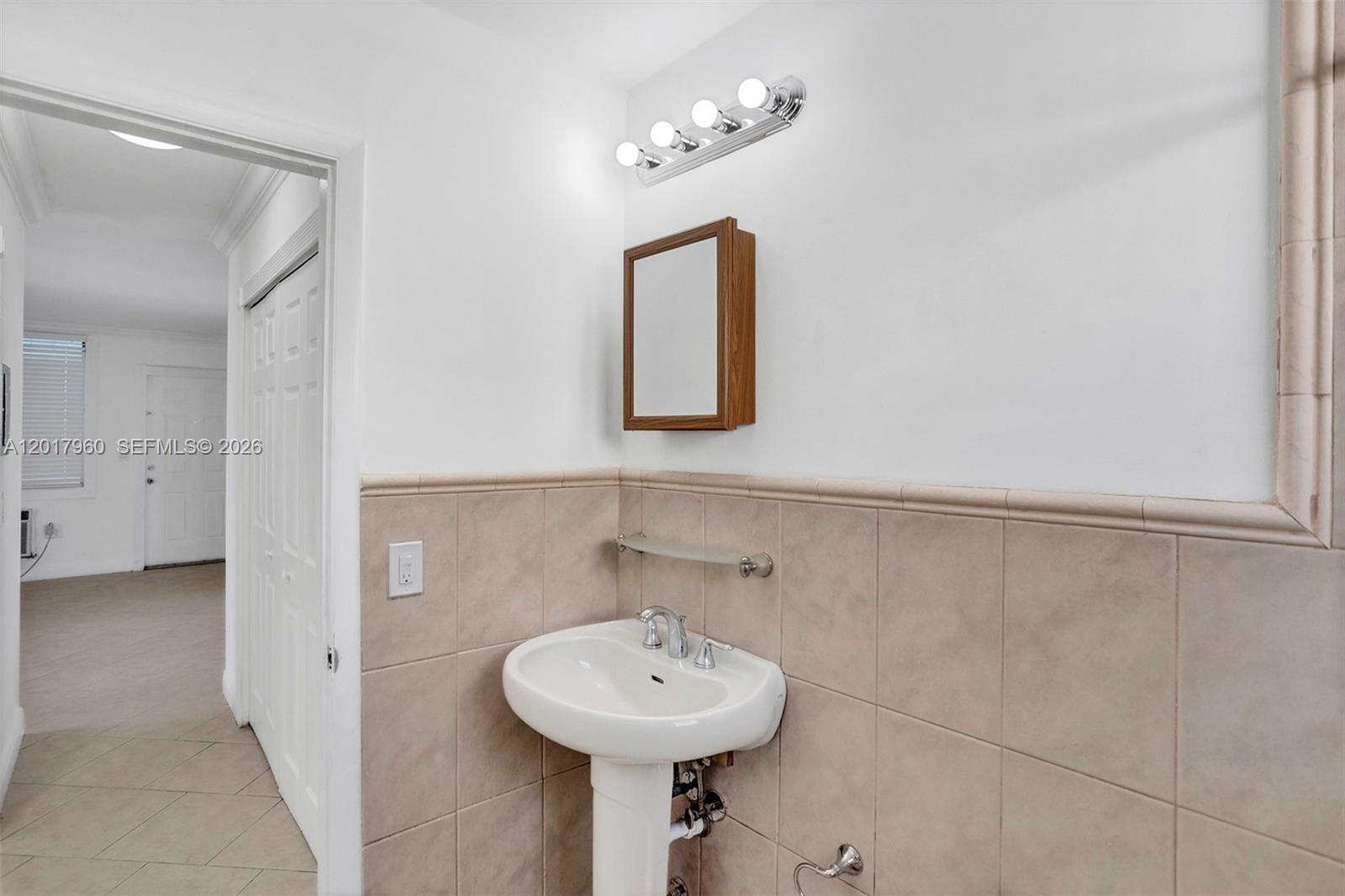 713 Collins Ave #42, Miami Beach FL 33139