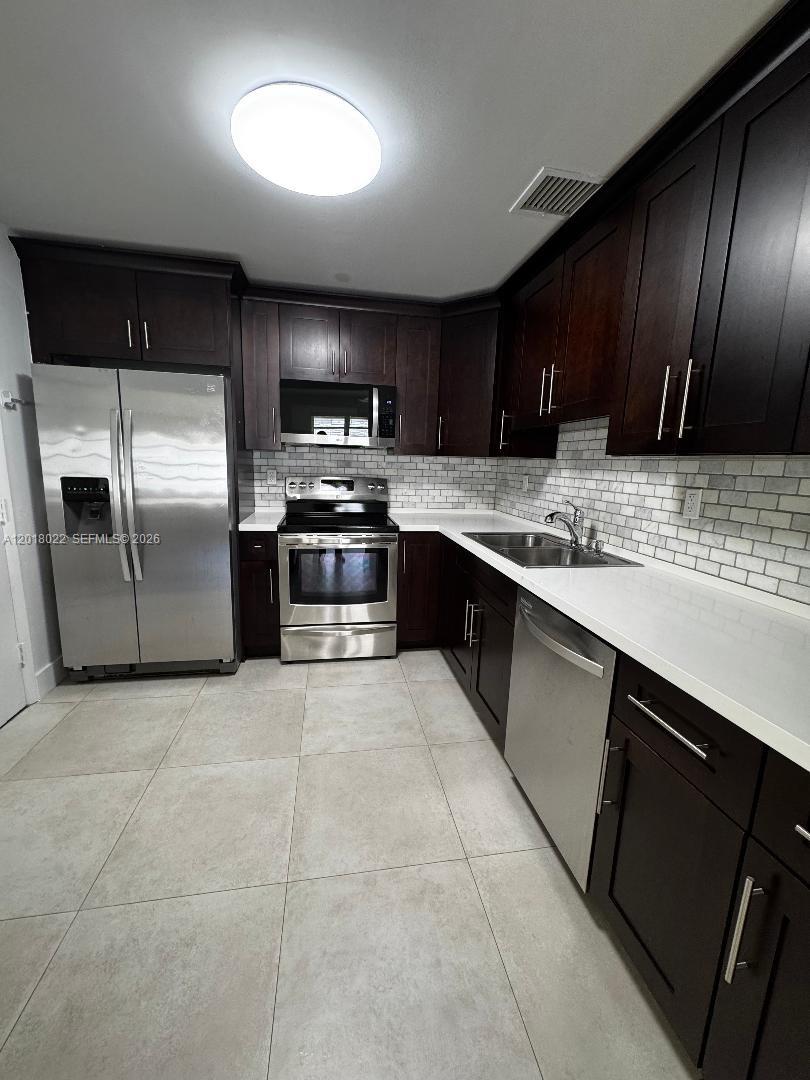 5401 SW 77th Ct #206E, Miami FL 33155