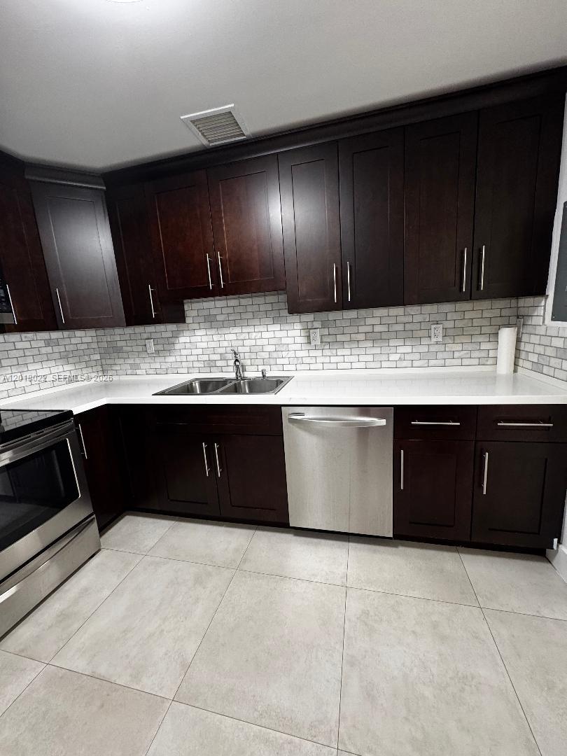 5401 SW 77th Ct #206E, Miami FL 33155