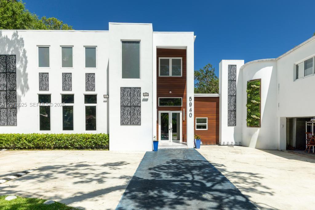 5940 SW 37th Ave, Dania Beach FL 33312