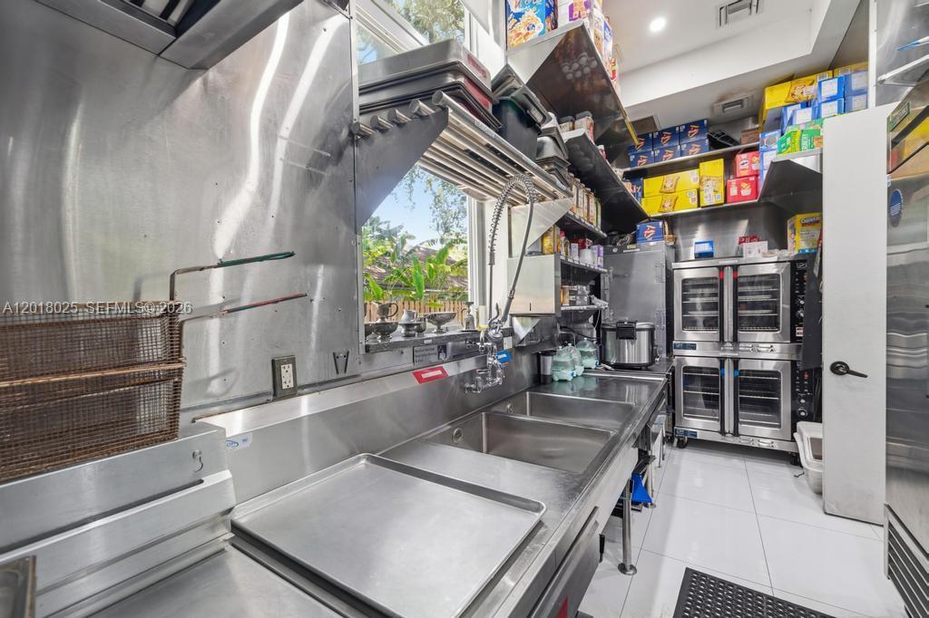 5940 SW 37th Ave, Dania Beach FL 33312