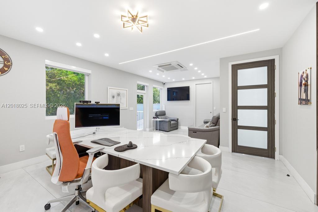 5940 SW 37th Ave, Dania Beach FL 33312