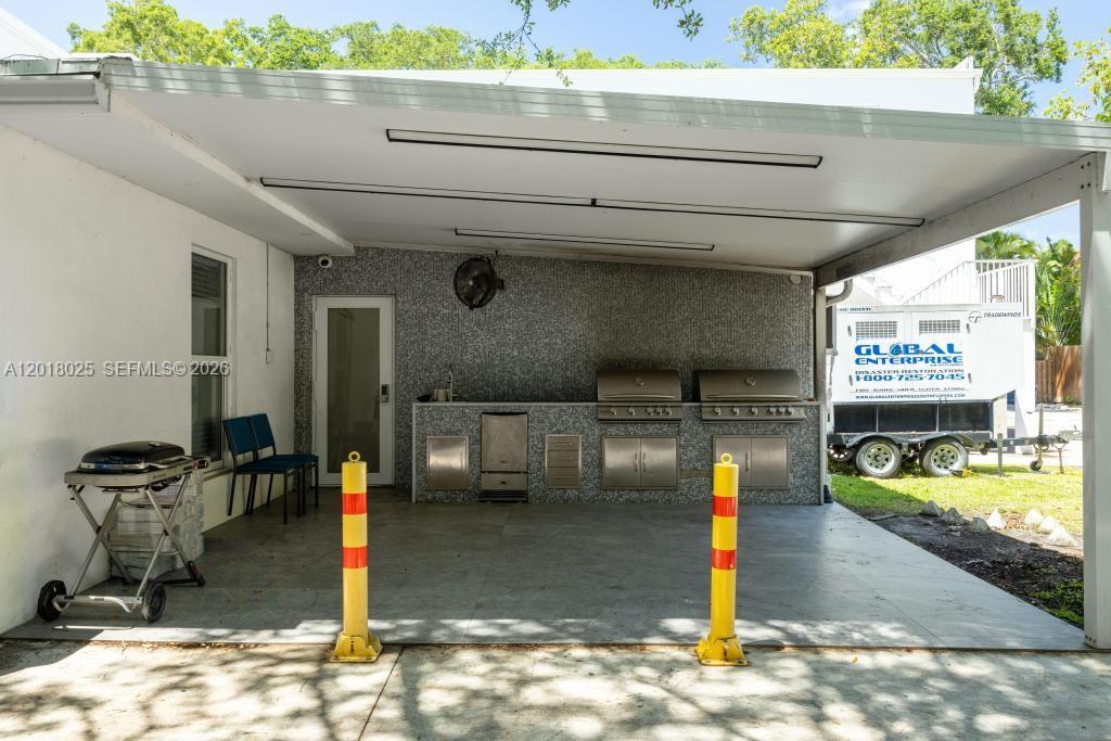 5940 SW 37th Ave, Dania Beach FL 33312