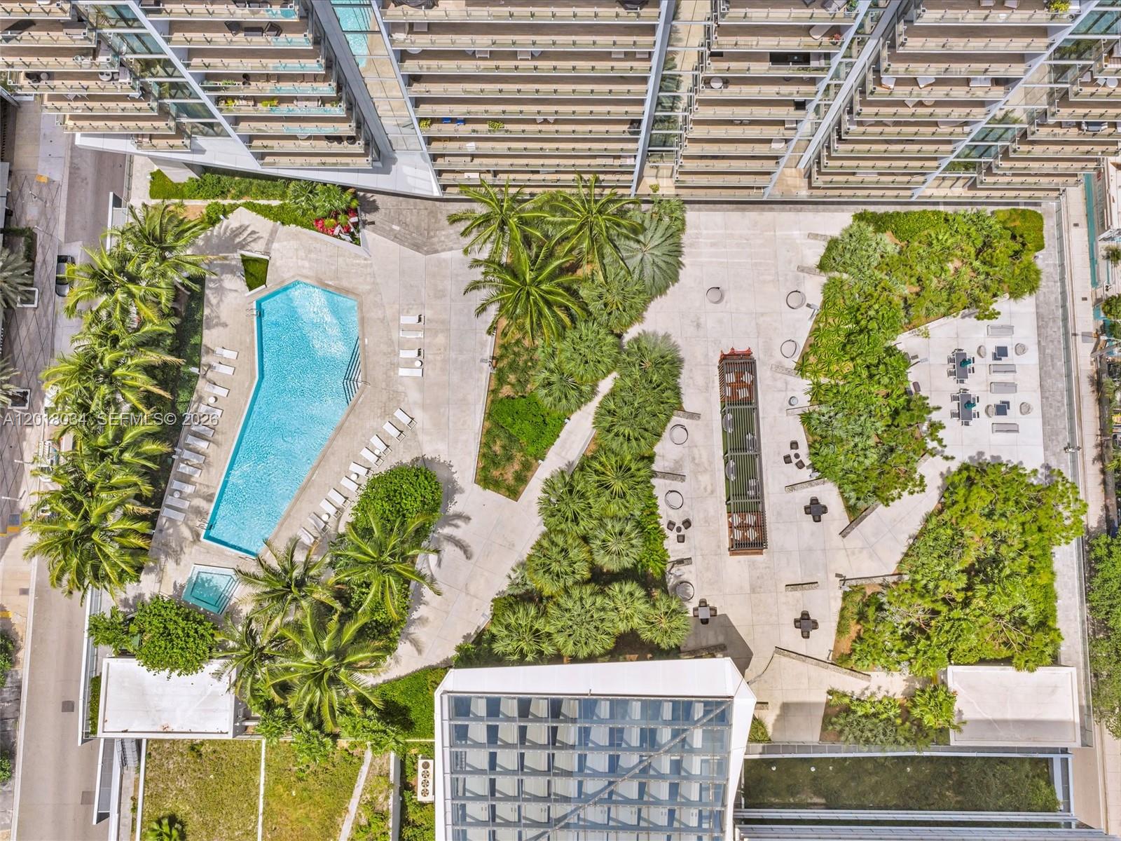 88 SW 7th St #2011, Miami FL 33130