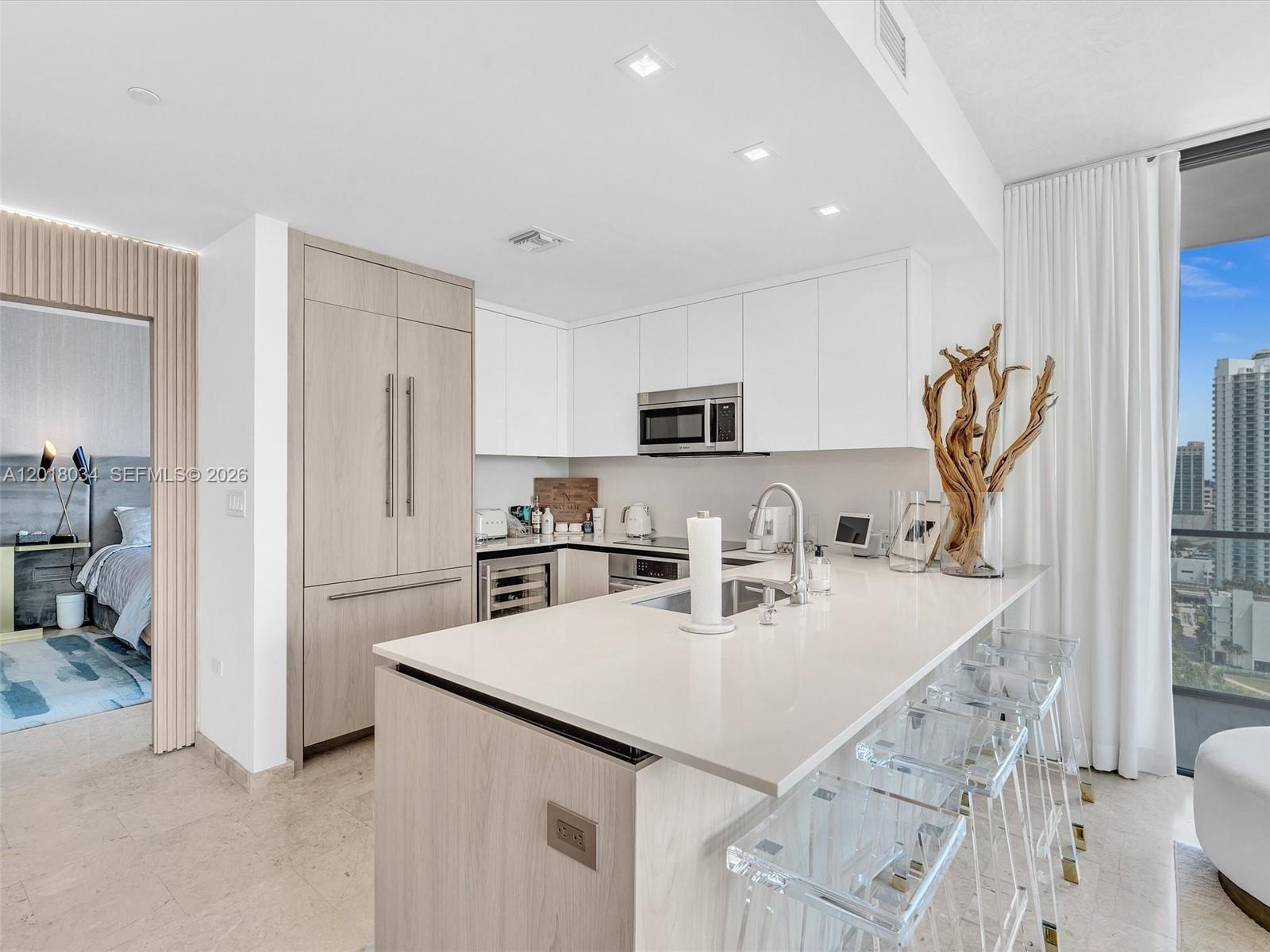 88 SW 7th St #2011, Miami FL 33130