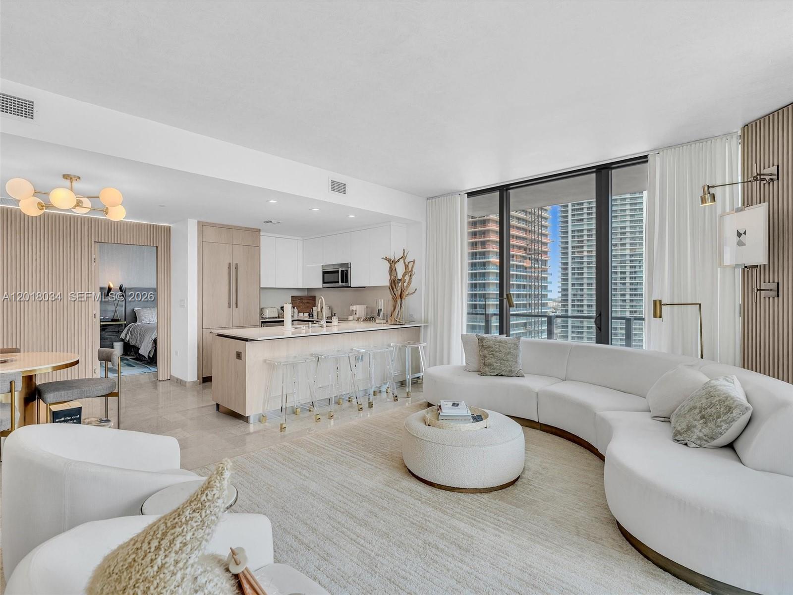 88 SW 7th St #2011, Miami FL 33130
