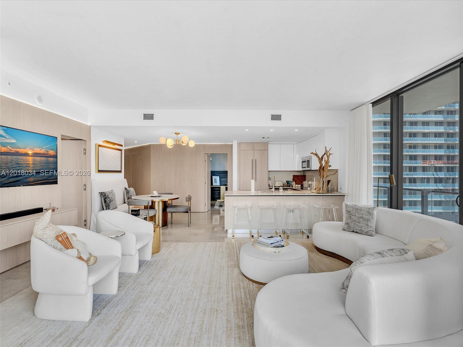 88 SW 7th St #2011, Miami FL 33130