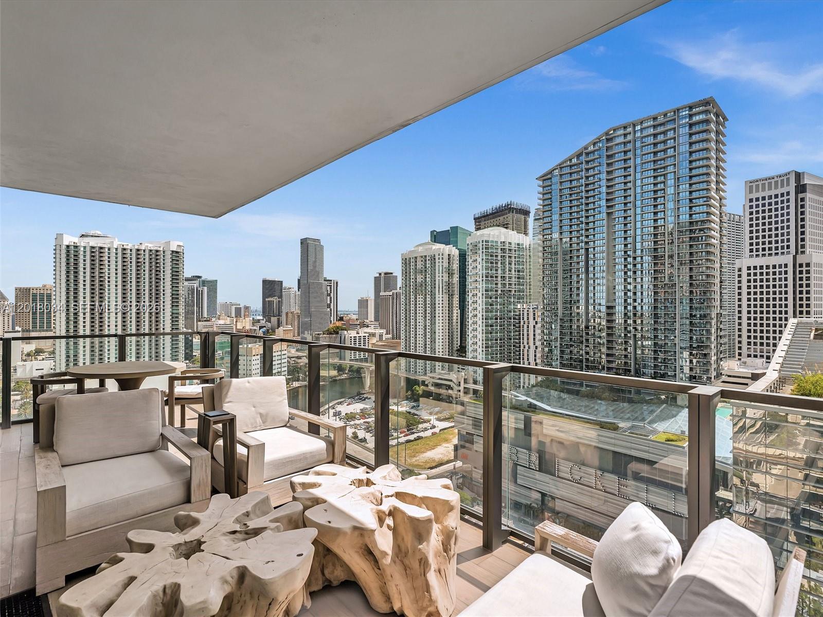 88 SW 7th St #2011, Miami FL 33130