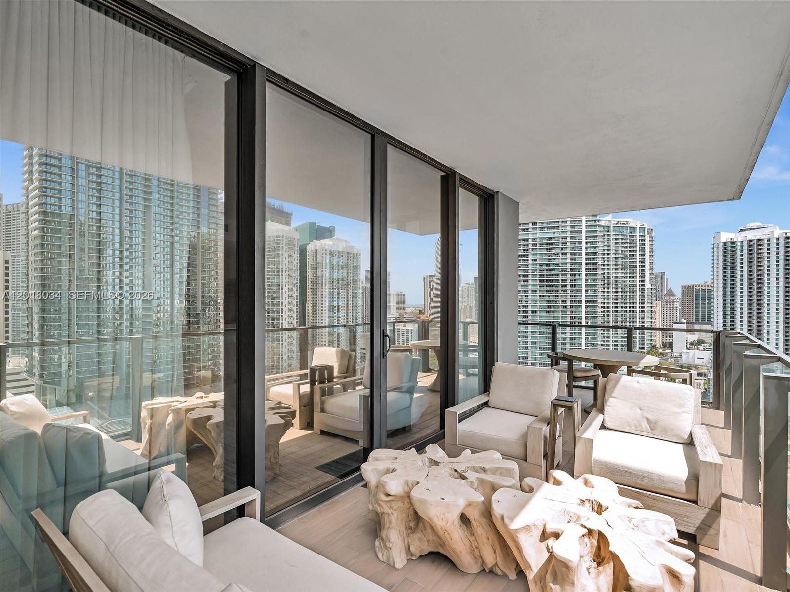 88 SW 7th St #2011, Miami FL 33130