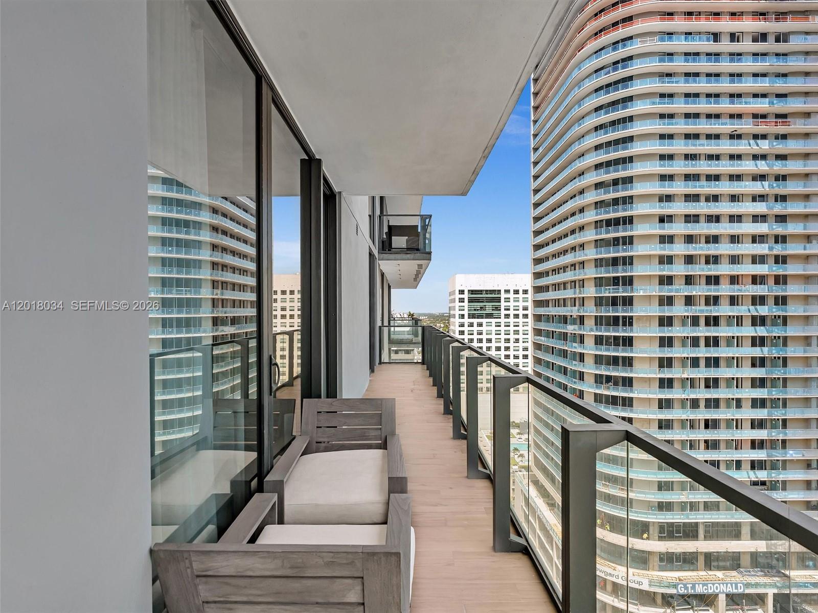 88 SW 7th St #2011, Miami FL 33130