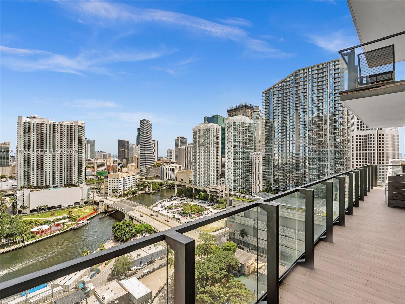 88 SW 7th St #2011, Miami FL 33130
