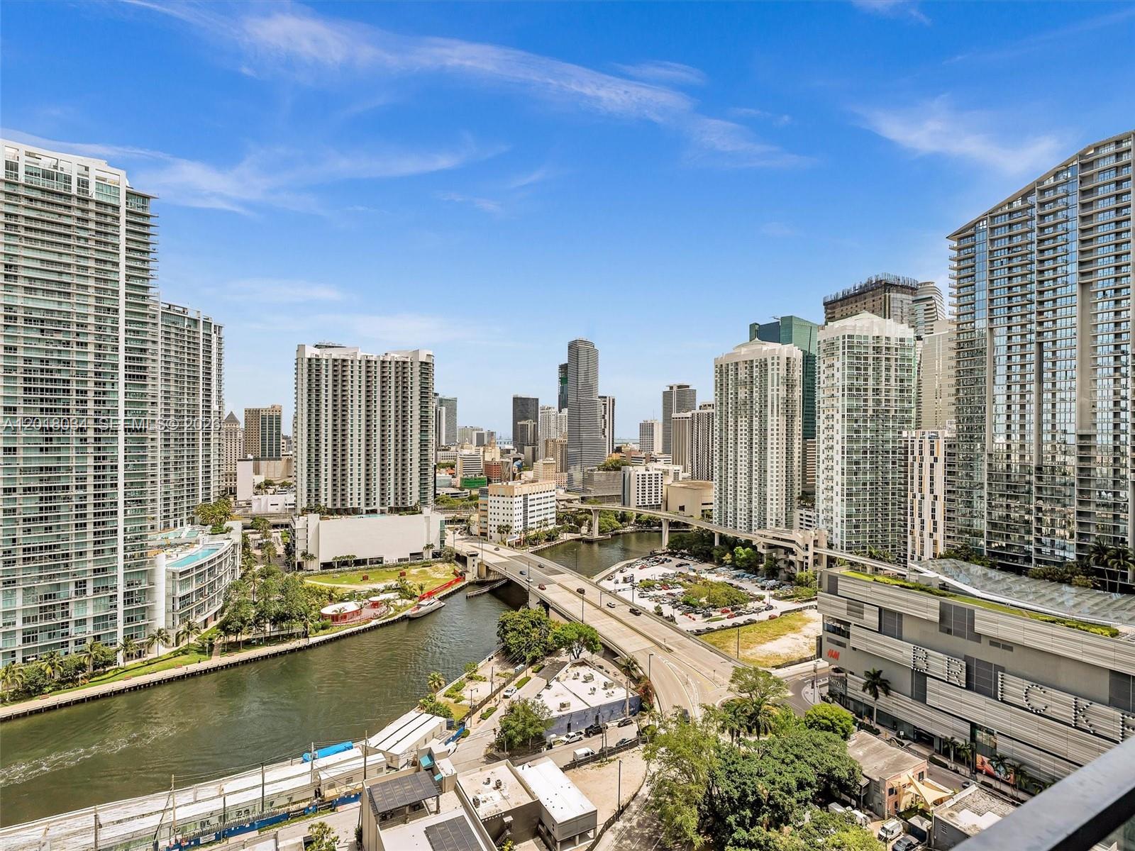 88 SW 7th St #2011, Miami FL 33130